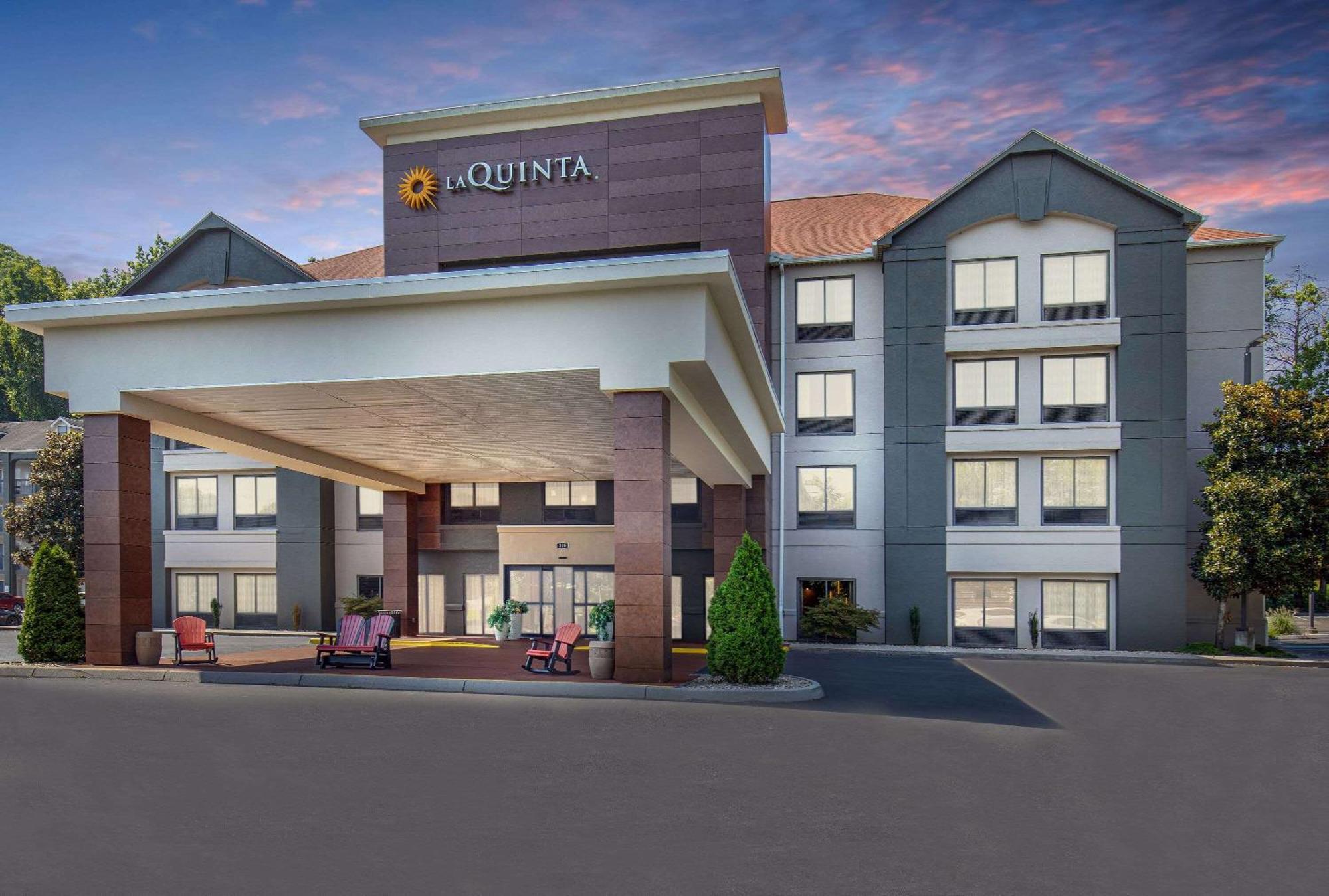HOTEL LA QUINTA INN BY WYNDHAM PIGEON FORGE-DOLLYWOOD PIGEON FORGE, TN 3*  (United States) - from £ 78